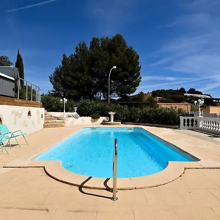Band0l Vue Piscine Et Jacuzzi *